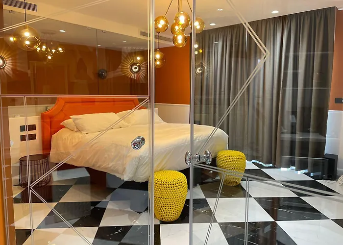 Holm Boutique & - Ik Collection