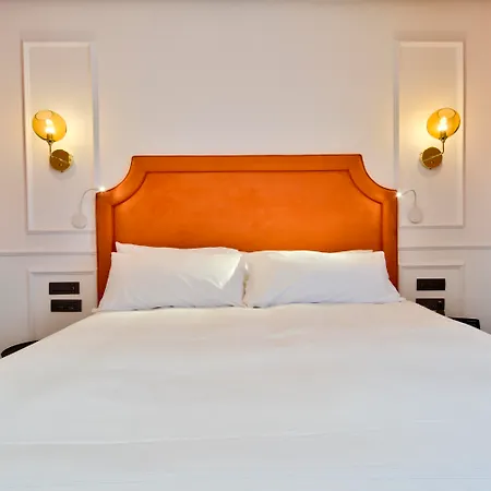 Holm Boutique & - Ik Collection