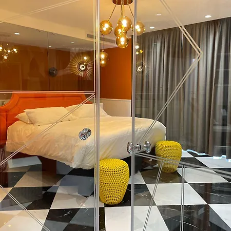 Holm Boutique & - Ik Collection