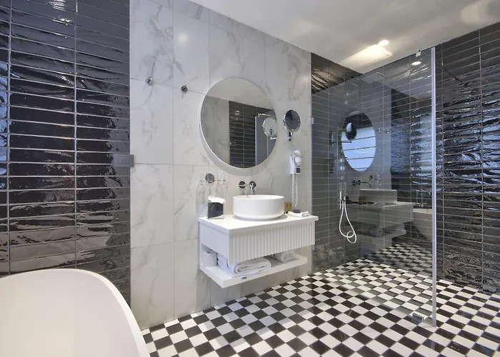 Holm Boutique & - Ik Collection