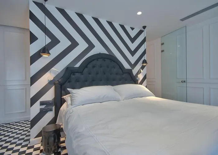 Holm Boutique & - Ik Collection Saint Julian's