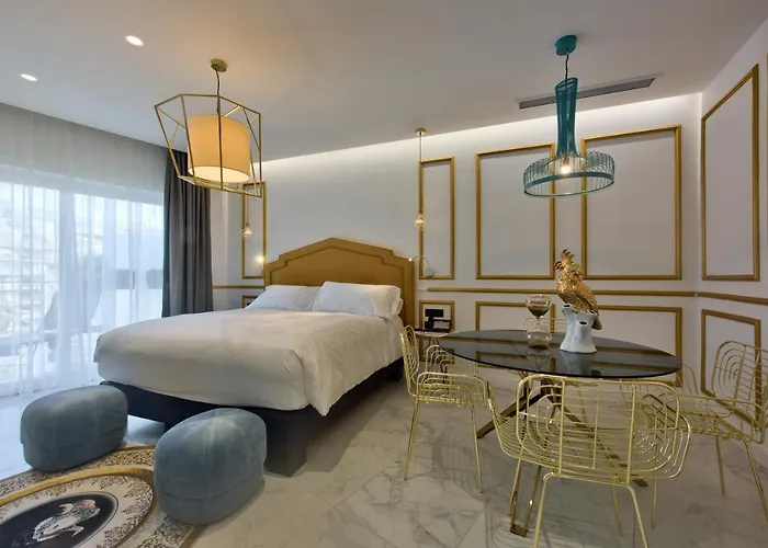 Holm Boutique & - Ik Collection