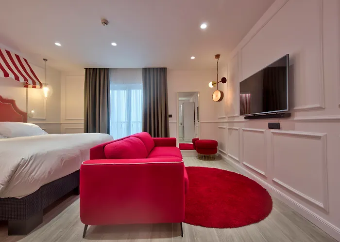 Holm Boutique & - Ik Collection