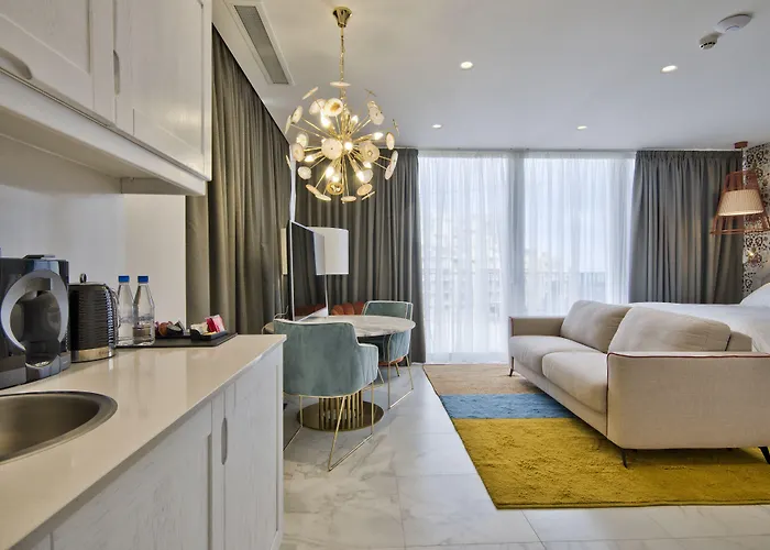 Holm Boutique & - Ik Collection St. Julian's